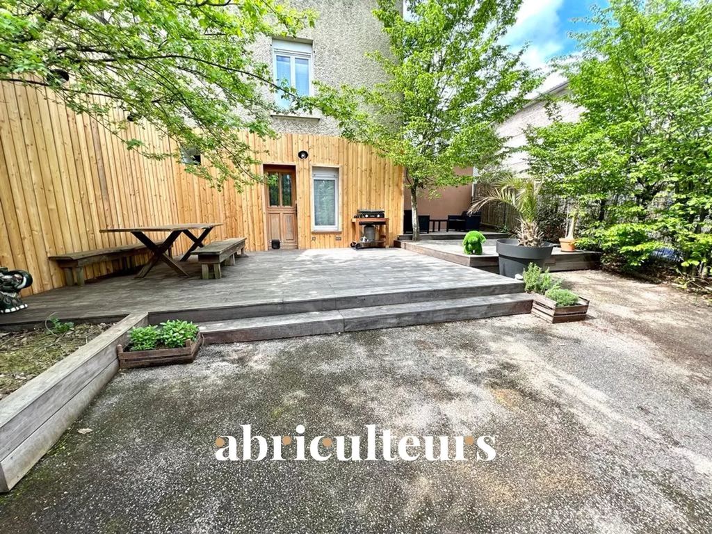 Achat appartement à vendre 3 pièces 72 m² - Saint-Genis-les-Ollières