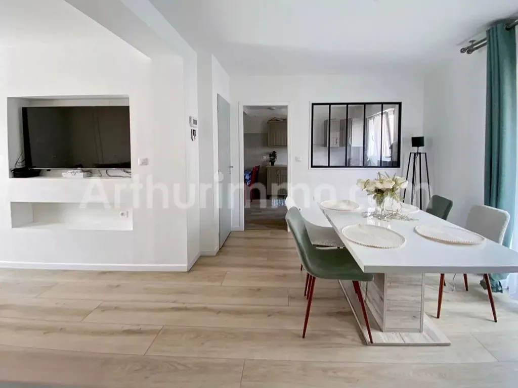 Achat maison à vendre 3 chambres 85 m² - Saint-Pierre-du-Perray