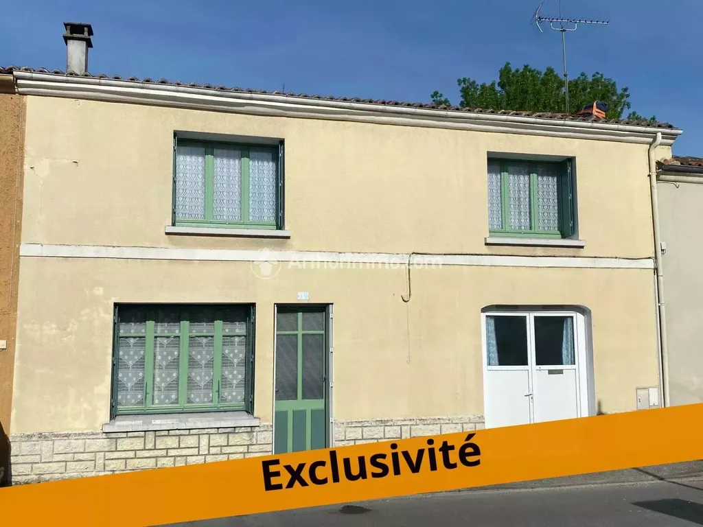 Achat maison à vendre 2 chambres 73 m² - Matha