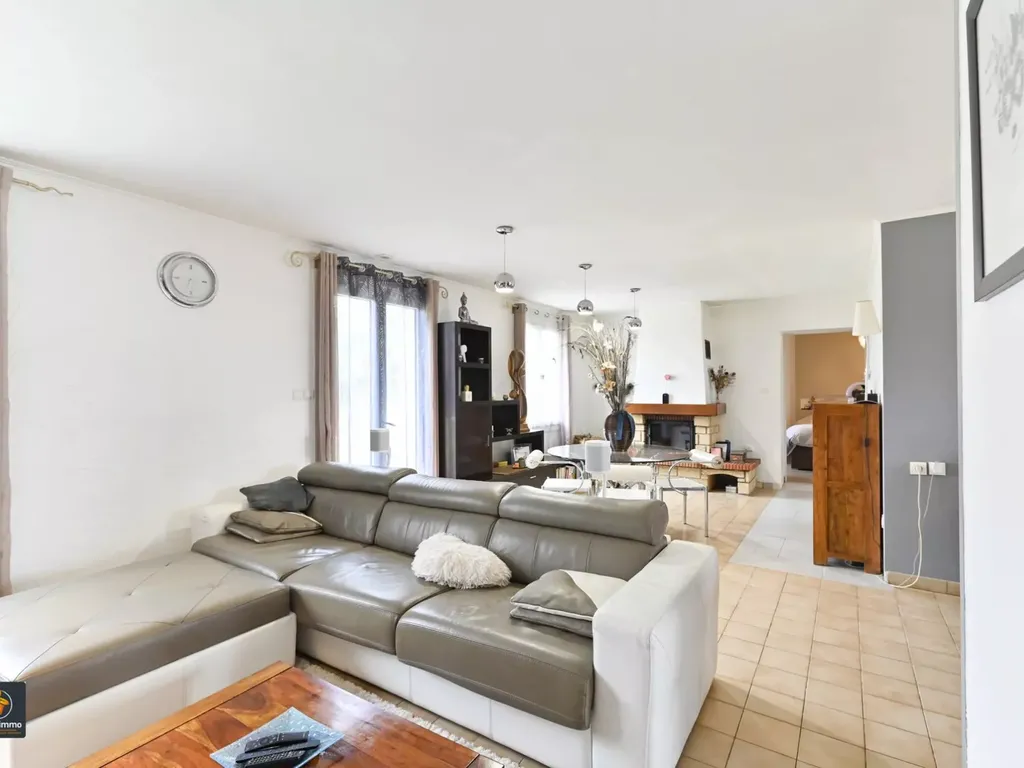 Achat maison à vendre 2 chambres 133 m² - Juscorps