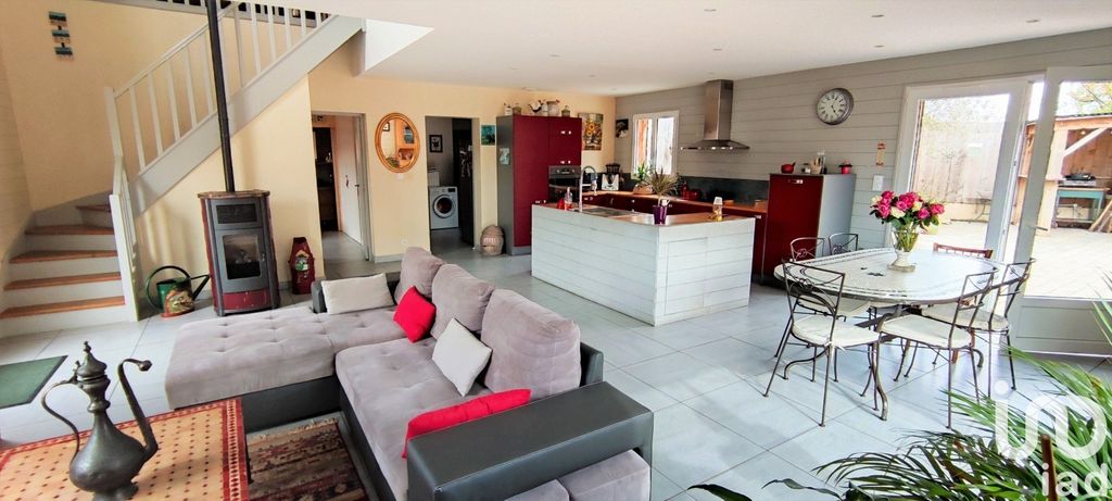 Achat maison à vendre 4 chambres 230 m² - Doué-en-Anjou