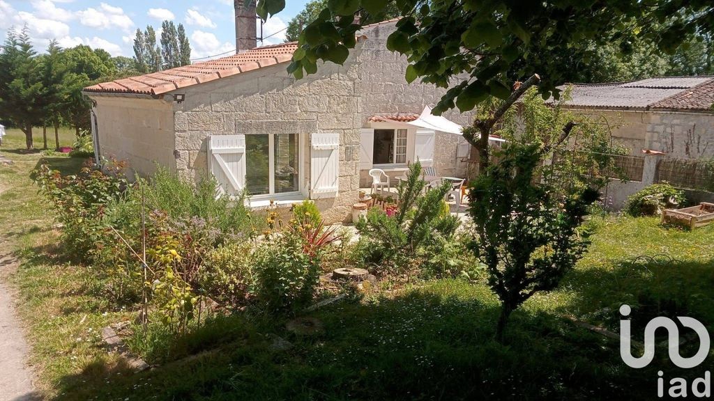 Achat maison à vendre 4 chambres 150 m² - Saint-Georges-des-Coteaux