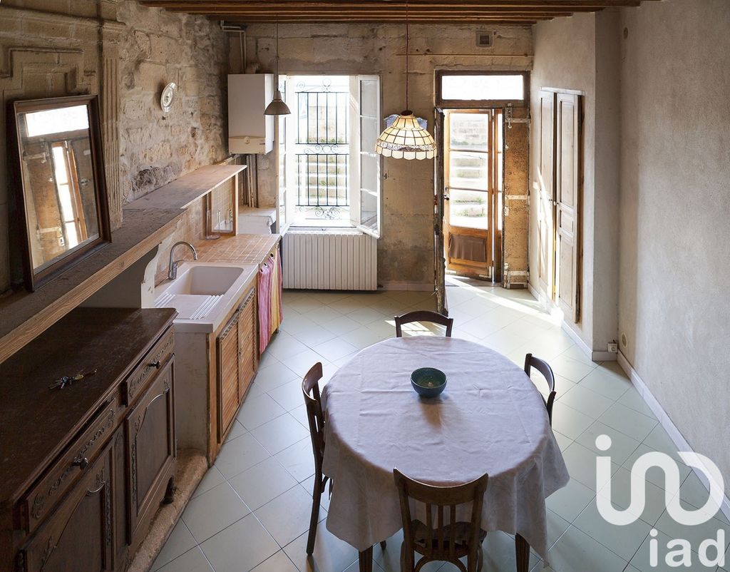 Achat maison à vendre 2 chambres 85 m² - Arles