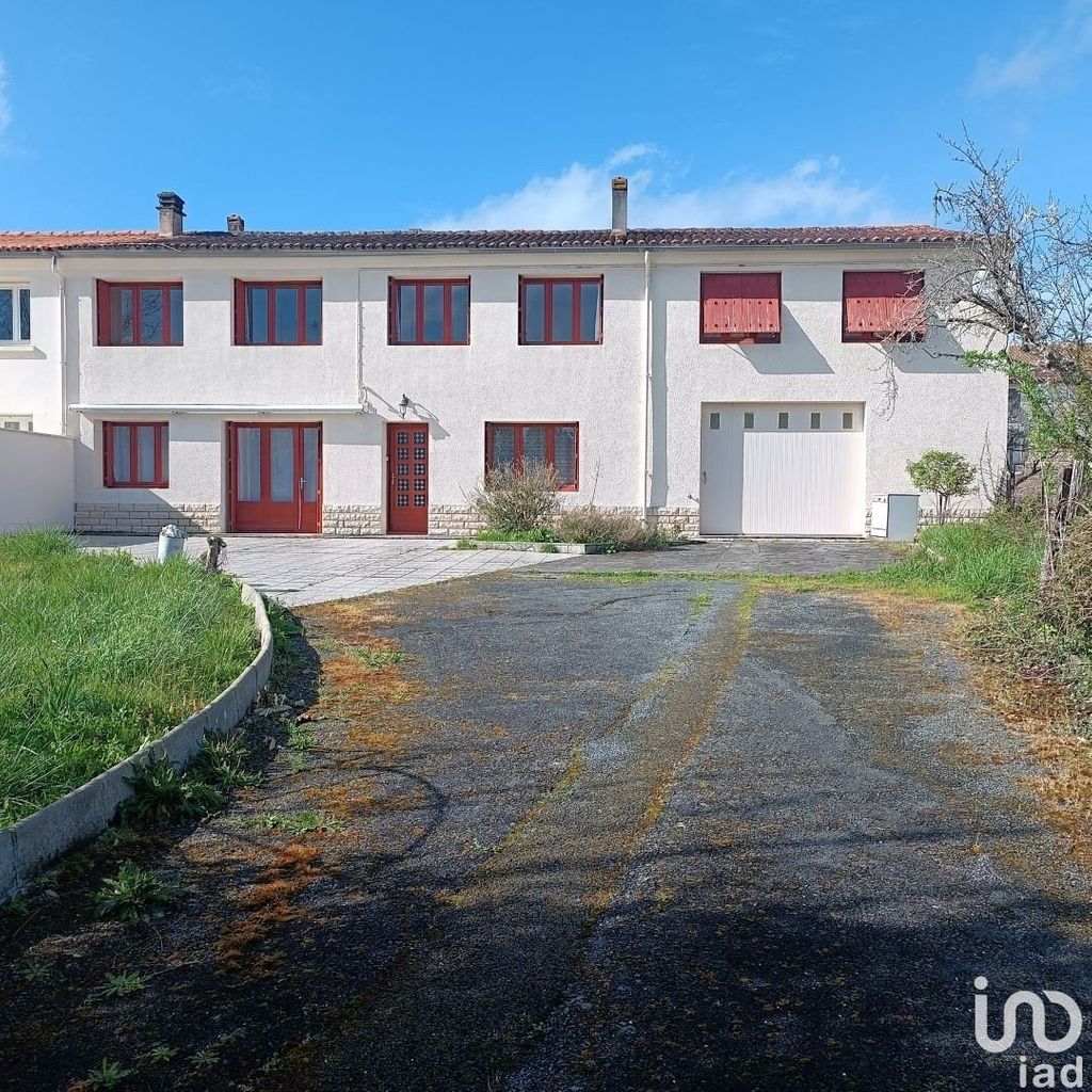 Achat maison à vendre 4 chambres 150 m² - Nieul-lès-Saintes