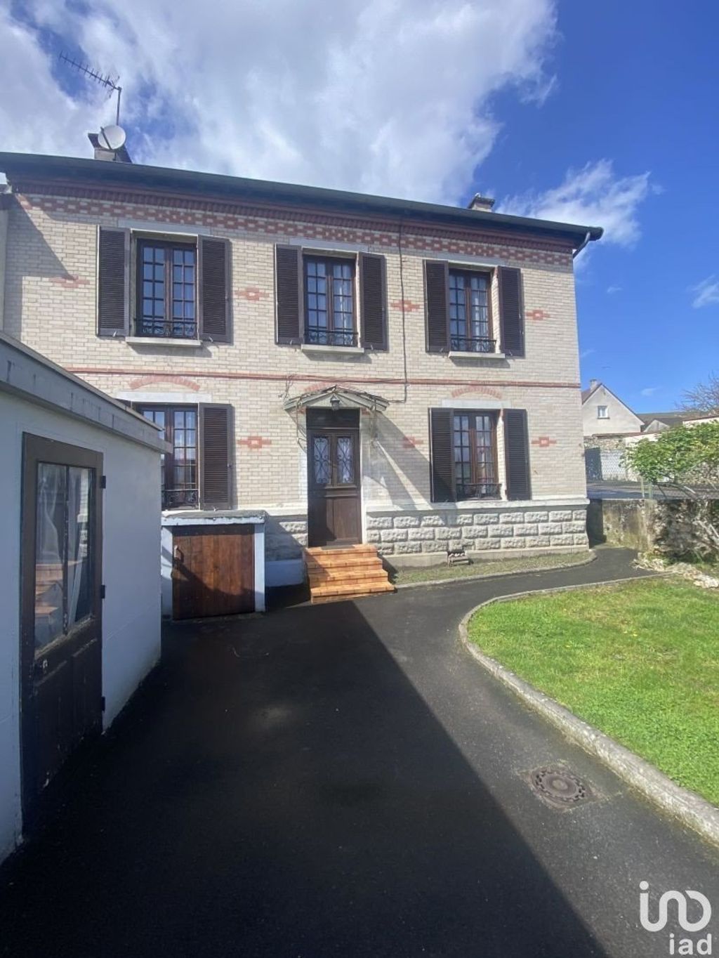 Achat maison à vendre 2 chambres 113 m² - Château-Thierry
