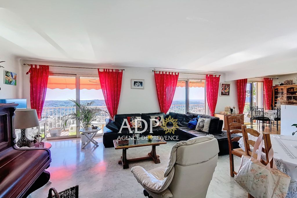 Achat appartement à vendre 4 pièces 114 m² - Grasse