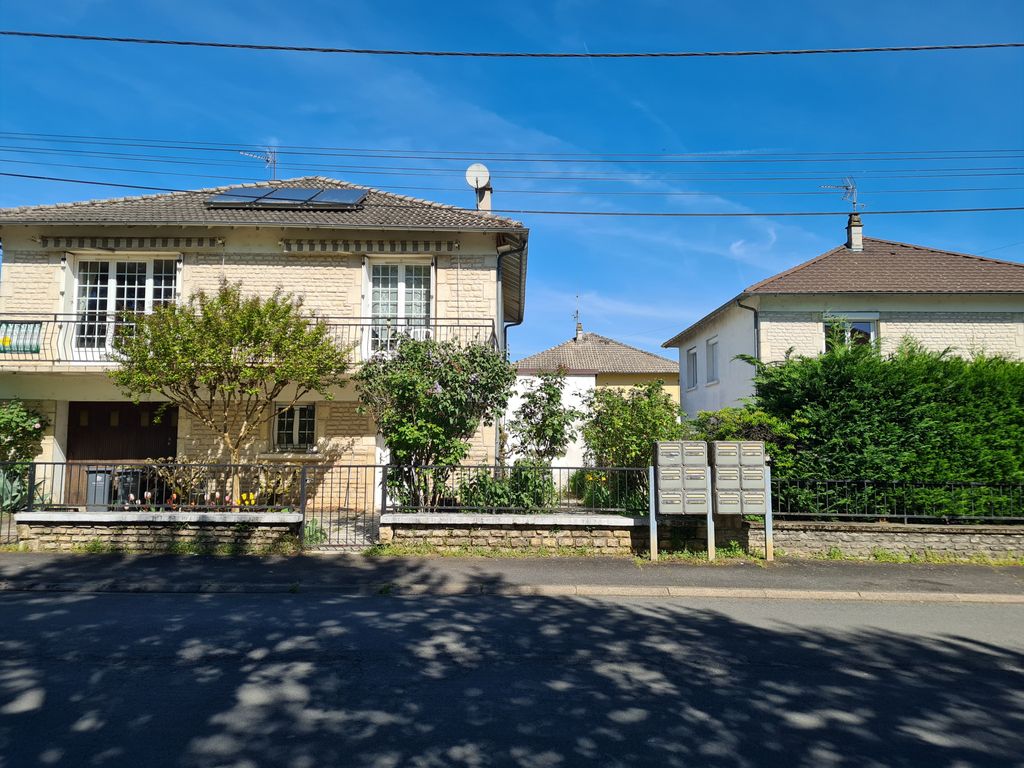 Achat maison à vendre 4 chambres 170 m² - La Chapelle-aux-Brocs