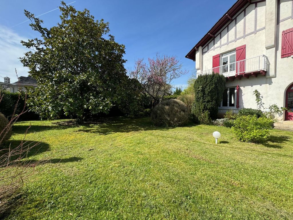 Achat maison à vendre 5 chambres 225 m² - La Bachellerie