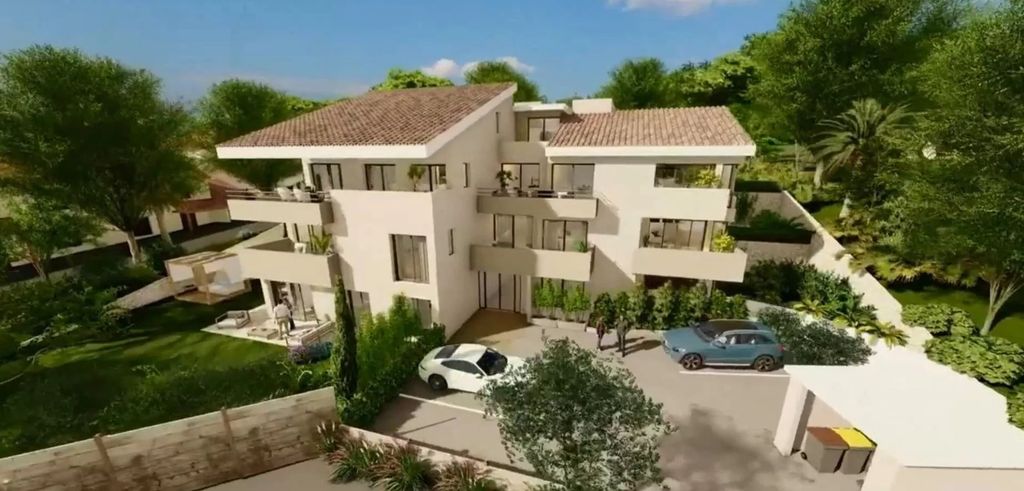 Achat appartement à vendre 4 pièces 72 m² - Saint-Raphaël