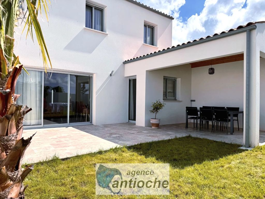 Achat maison à vendre 6 chambres 138 m² - Saint-Xandre