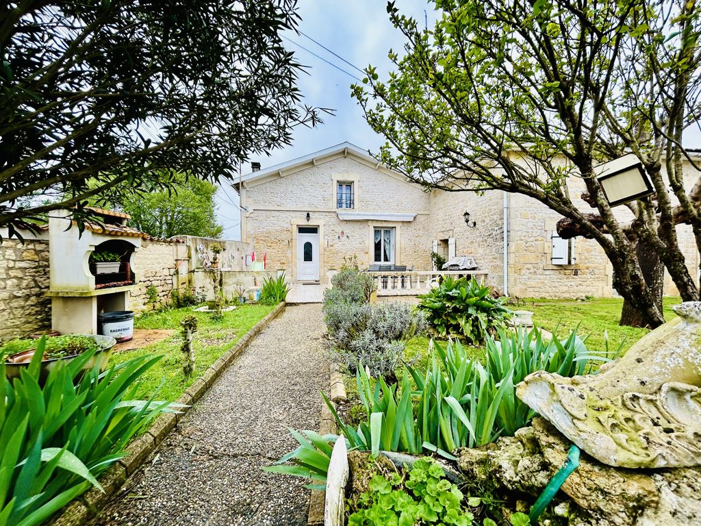 Achat maison à vendre 5 chambres 178 m² - Gémozac