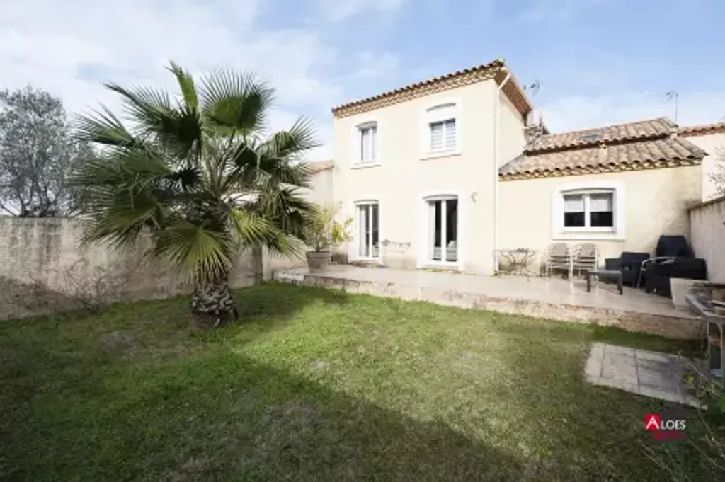 Achat maison à vendre 4 chambres 114 m² - Aigues-Mortes