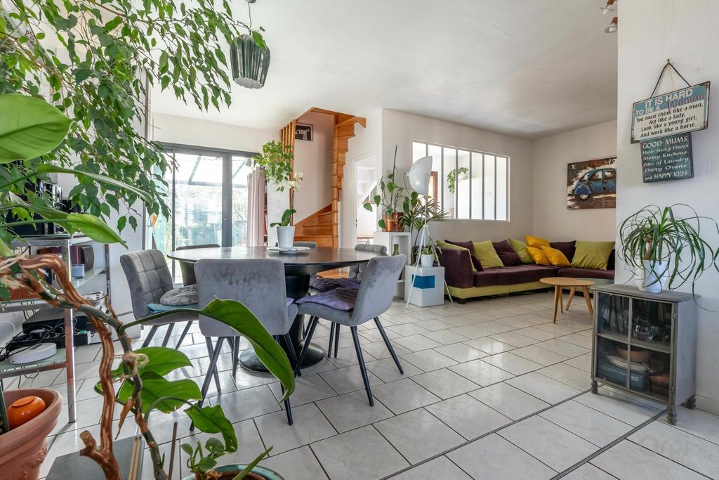 Achat maison à vendre 3 chambres 107 m² - Neuilly-Plaisance