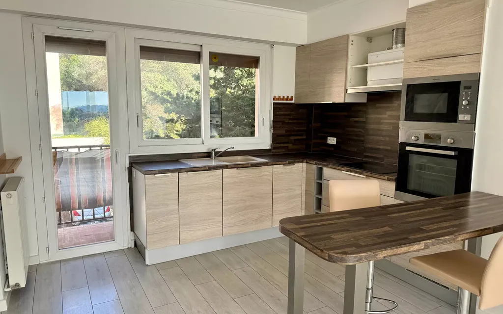 Achat appartement à vendre 4 pièces 74 m² - Toulon