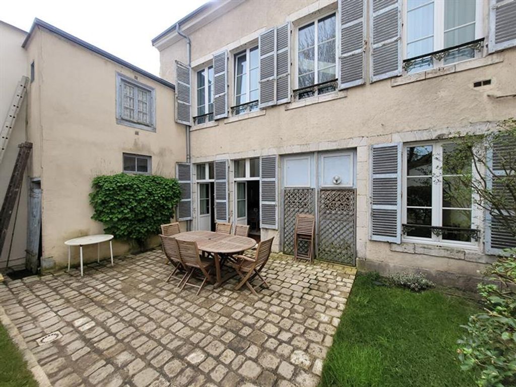 Achat maison à vendre 4 chambres 239 m² - Orléans