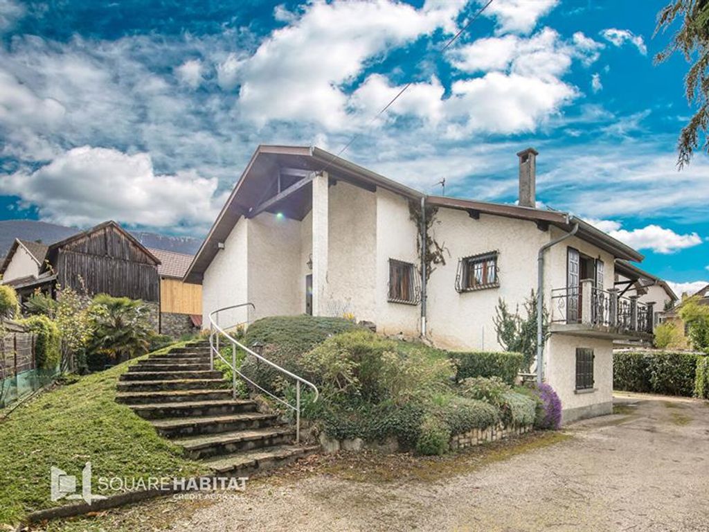 Achat maison à vendre 6 chambres 218 m² - Saint-Martin-d'Uriage