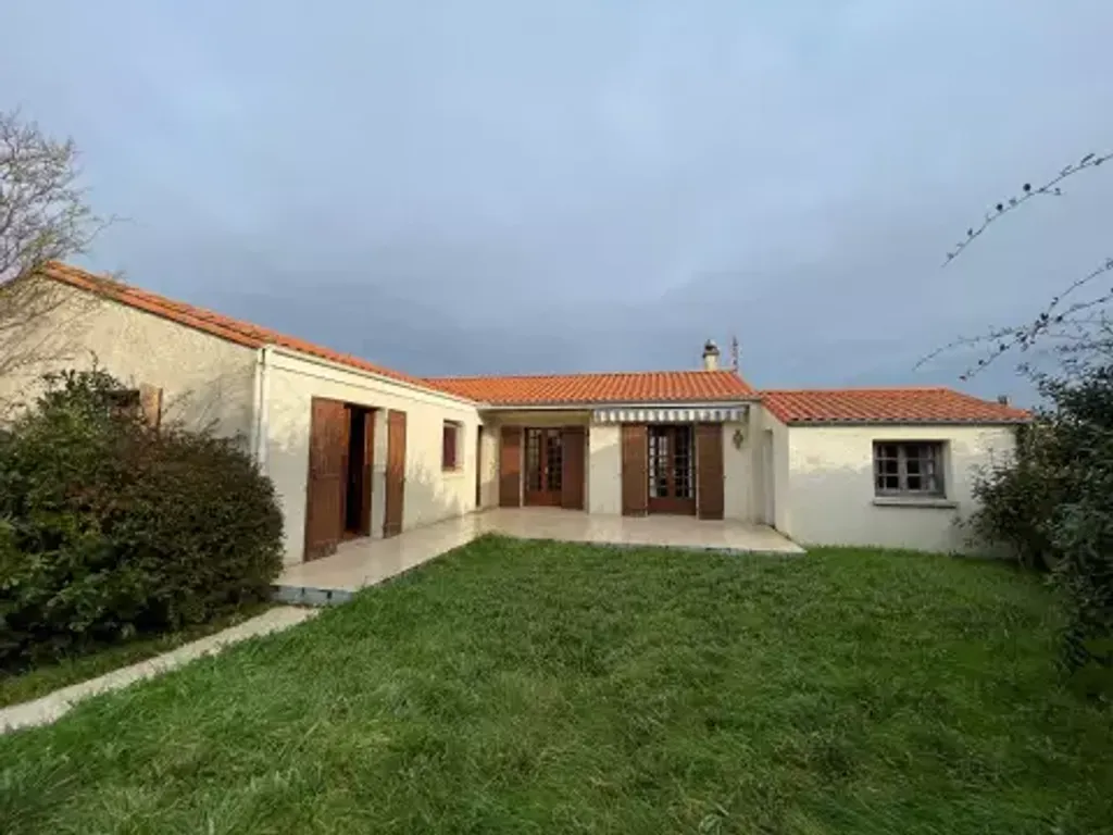 Achat maison à vendre 5 chambres 220 m² - Meschers-sur-Gironde