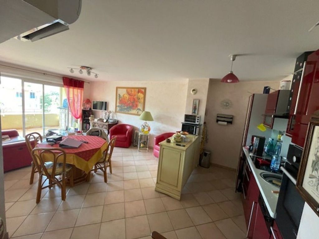 Achat appartement à vendre 3 pièces 66 m² - Cavalaire-sur-Mer