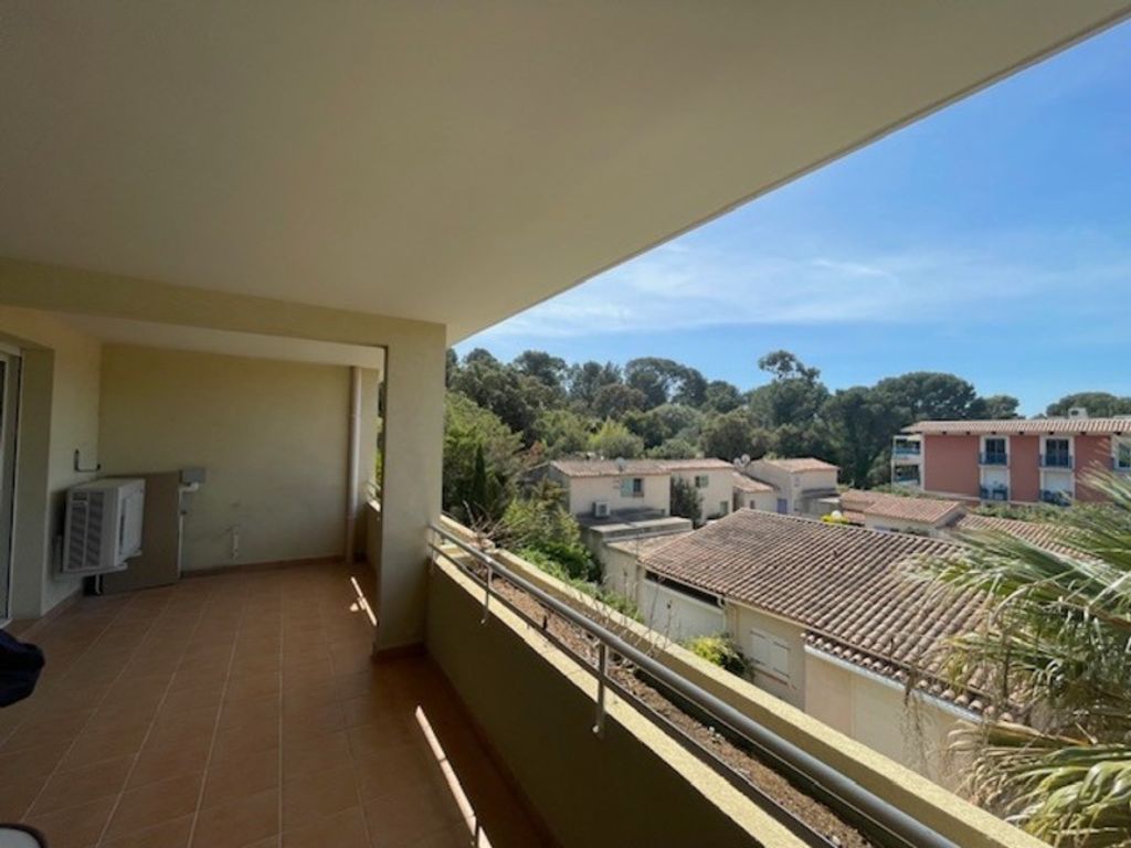 Achat appartement à vendre 3 pièces 66 m² - Cavalaire-sur-Mer