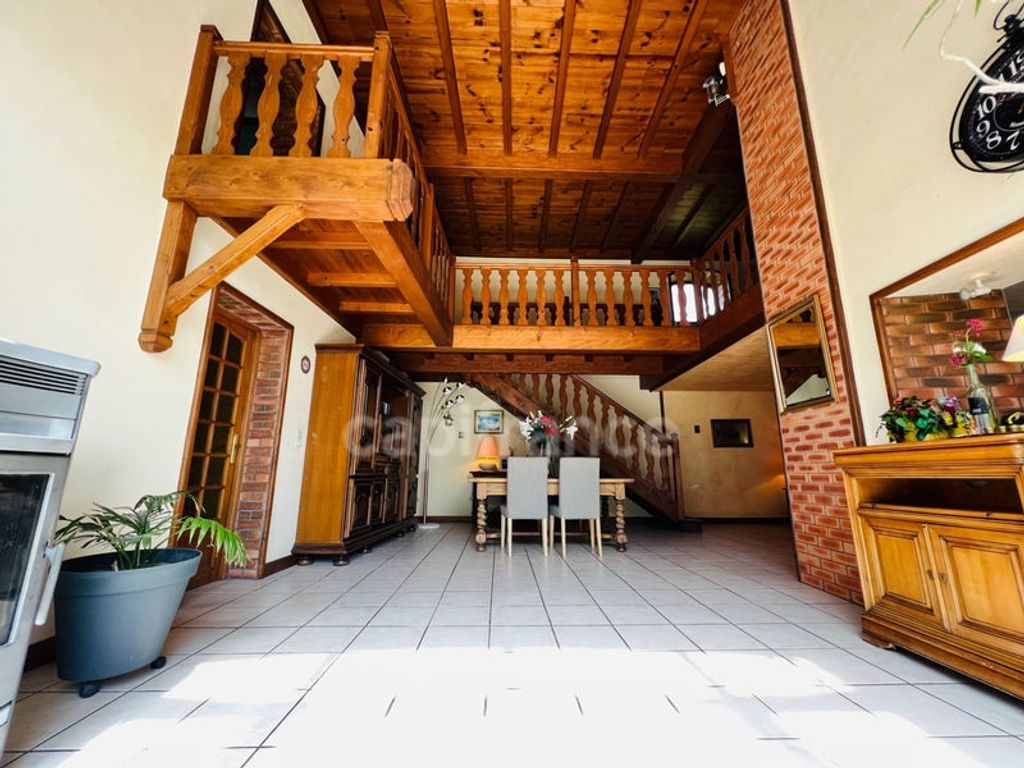 Achat maison à vendre 4 chambres 220 m² - Feurs