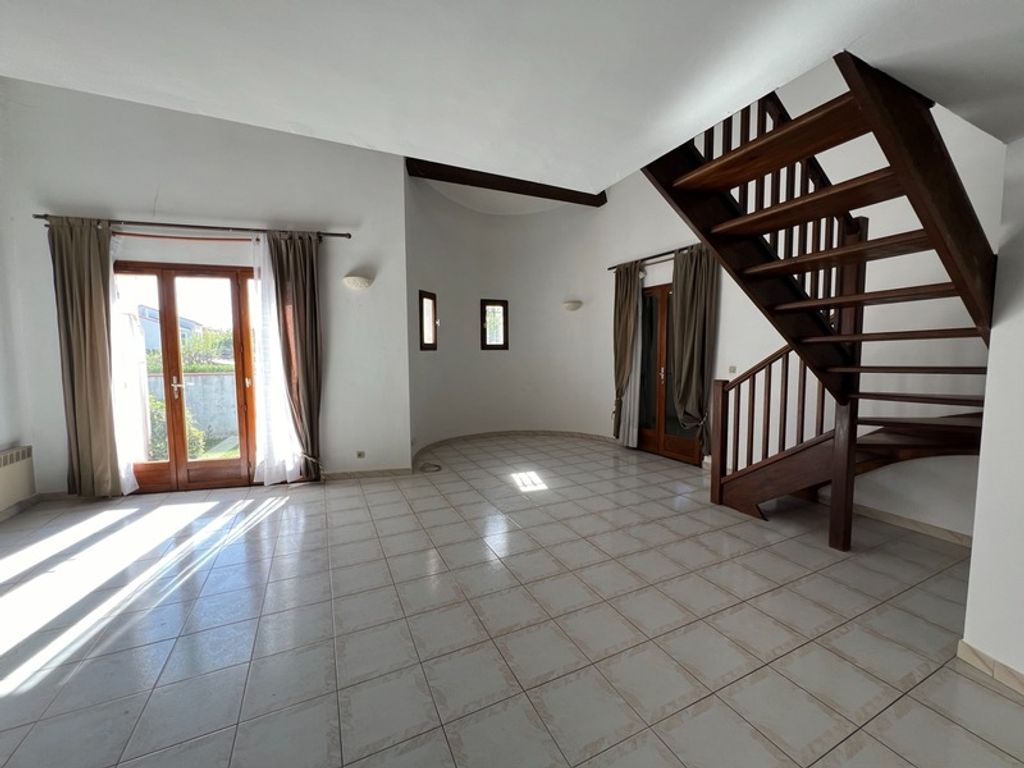 Achat maison à vendre 4 chambres 141 m² - Villeneuve-lès-Maguelone