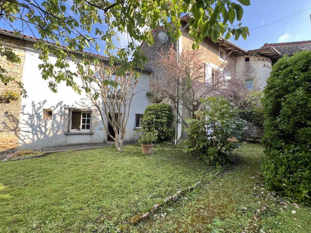 Achat maison à vendre 2 chambres 112 m² - Nanteuil-en-Vallée