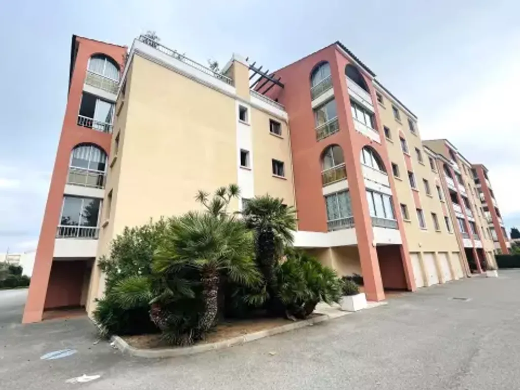 Achat appartement à vendre 2 pièces 48 m² - Fréjus