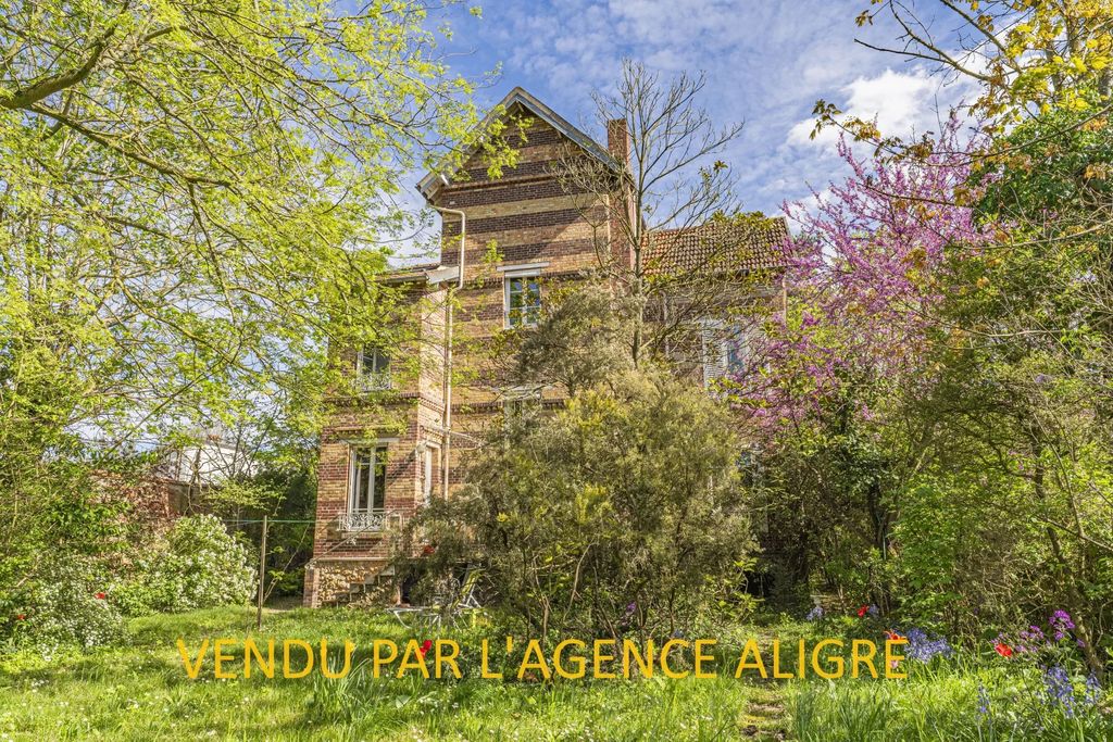 Achat maison à vendre 4 chambres 135 m² - Croissy-sur-Seine