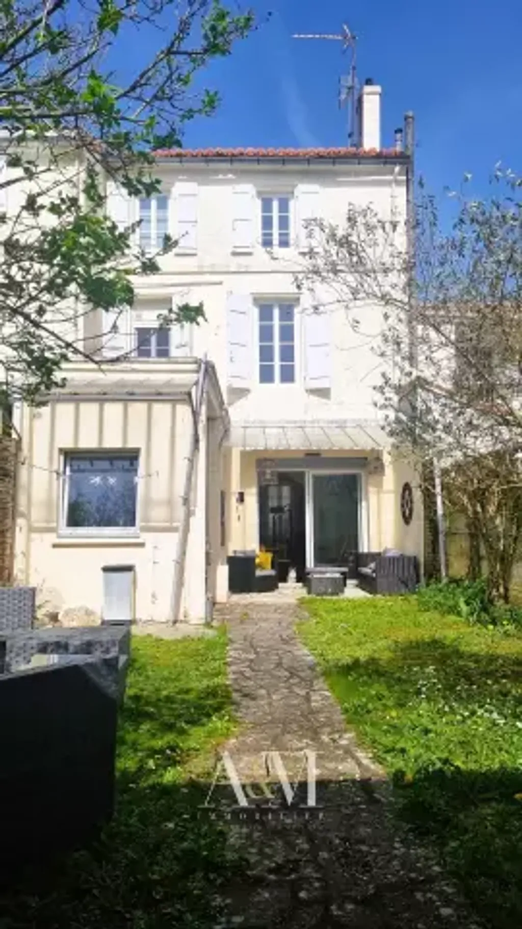Achat maison à vendre 4 chambres 135 m² - Angoulême