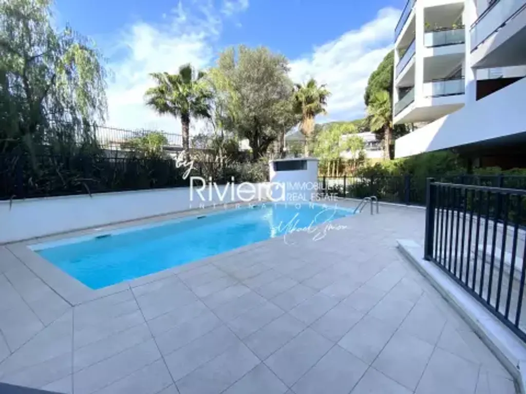 Achat appartement à vendre 3 pièces 58 m² - Cavalaire-sur-Mer