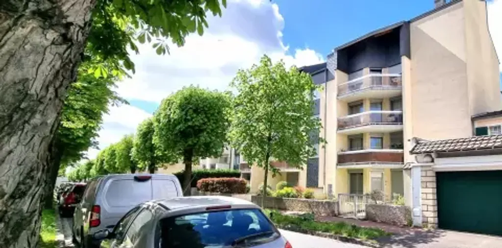 Achat appartement à vendre 2 pièces 73 m² - Saint-Maur-des-Fossés