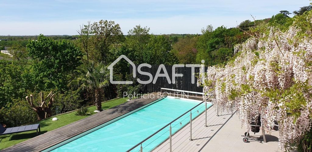 Achat maison à vendre 6 chambres 277 m² - Niort