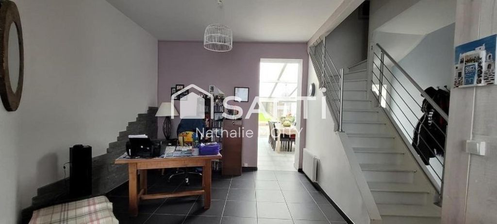 Achat maison à vendre 4 chambres 121 m² - Saint-Quentin