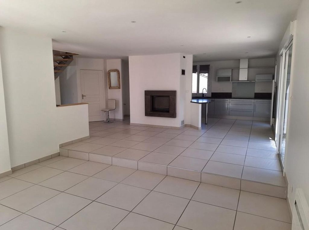 Achat maison à vendre 5 chambres 184 m² - Creuzier-le-Vieux