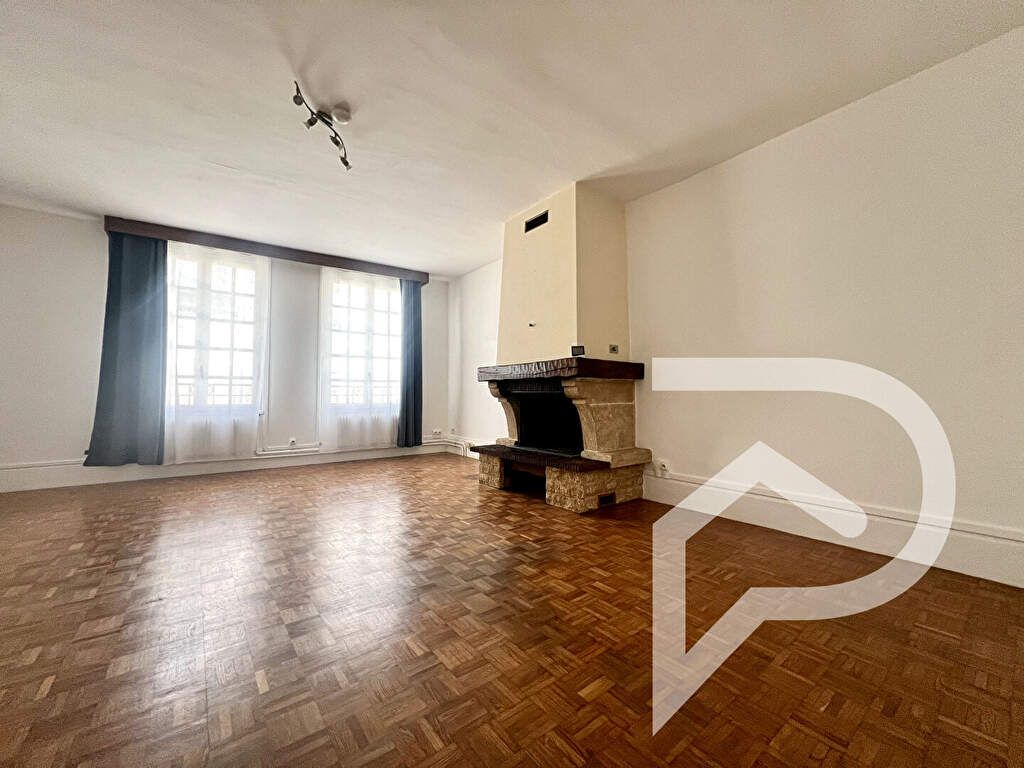 Achat maison à vendre 3 chambres 136 m² - Villers-Cotterêts