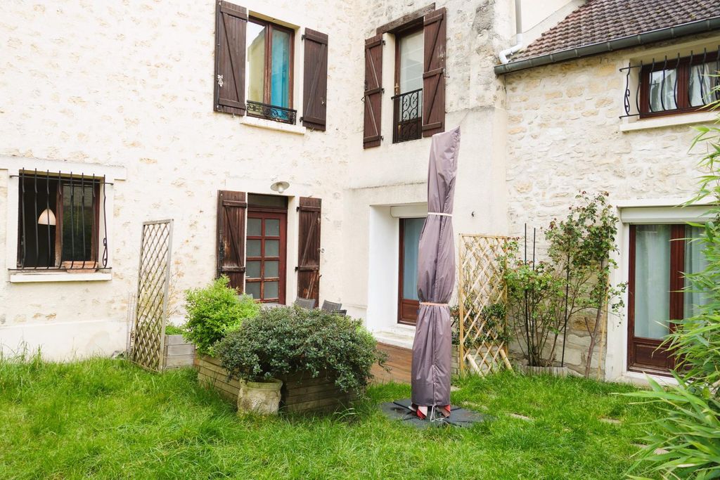 Achat maison à vendre 4 chambres 142 m² - Oinville-sur-Montcient