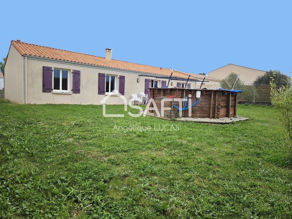 Achat maison à vendre 4 chambres 114 m² - Sainte-Hermine