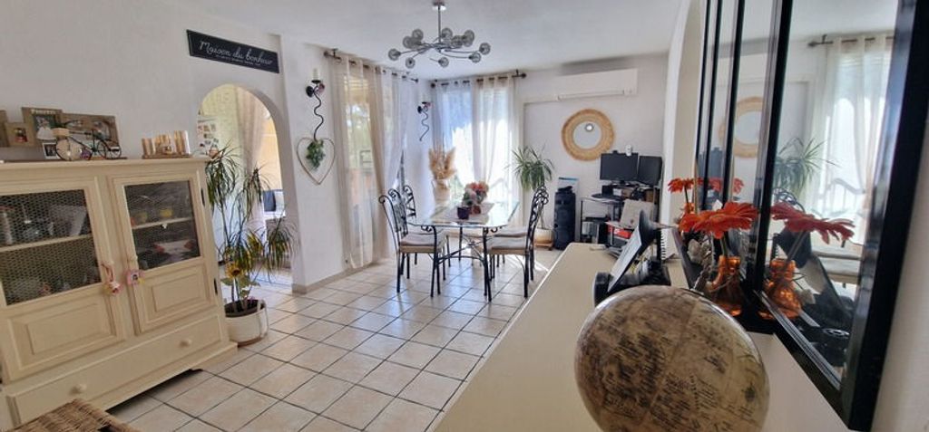 Achat appartement à vendre 5 pièces 90 m² - Istres