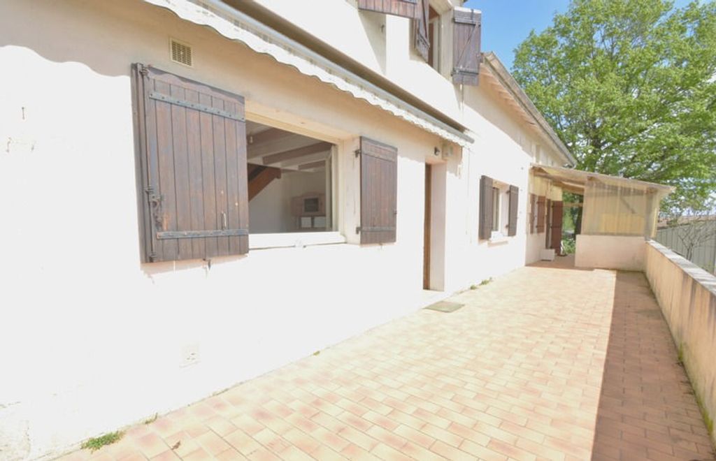 Achat maison à vendre 2 chambres 110 m² - Saint-Seurin-sur-l'Isle