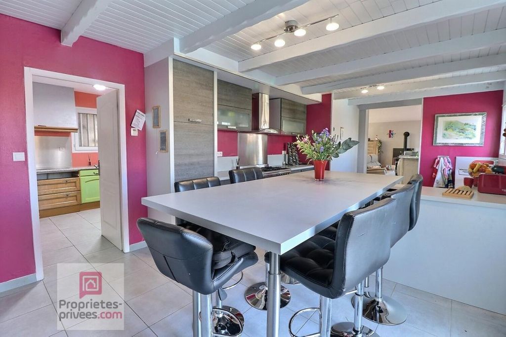 Achat maison à vendre 4 chambres 163 m² - Tonnay-Charente