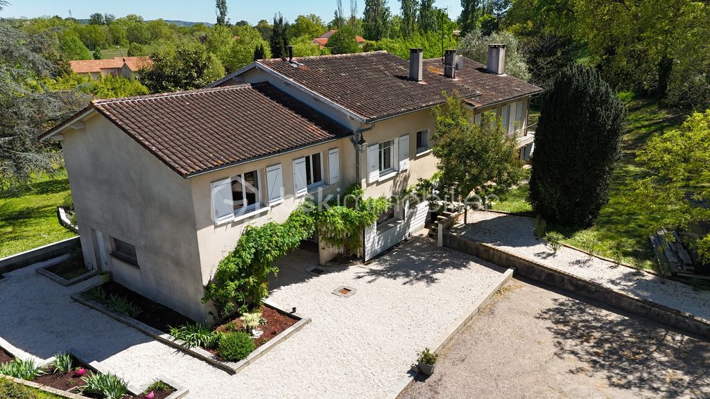 Achat maison à vendre 6 chambres 386 m² - La Magdelaine-sur-Tarn