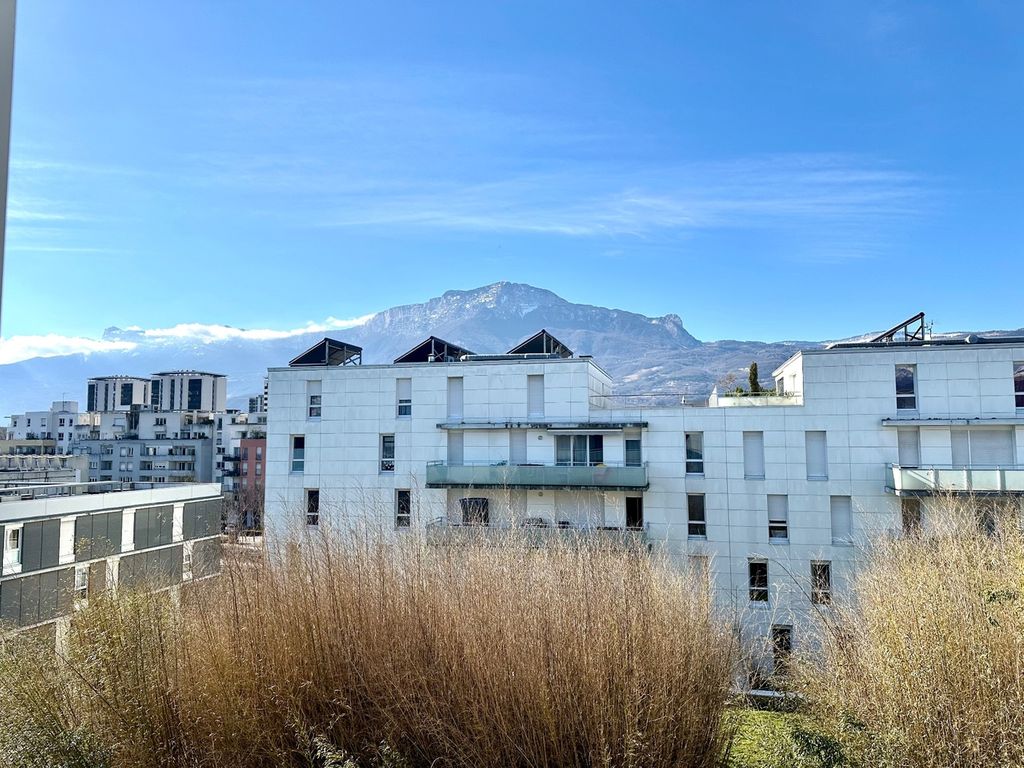 Achat appartement à vendre 3 pièces 65 m² - Grenoble