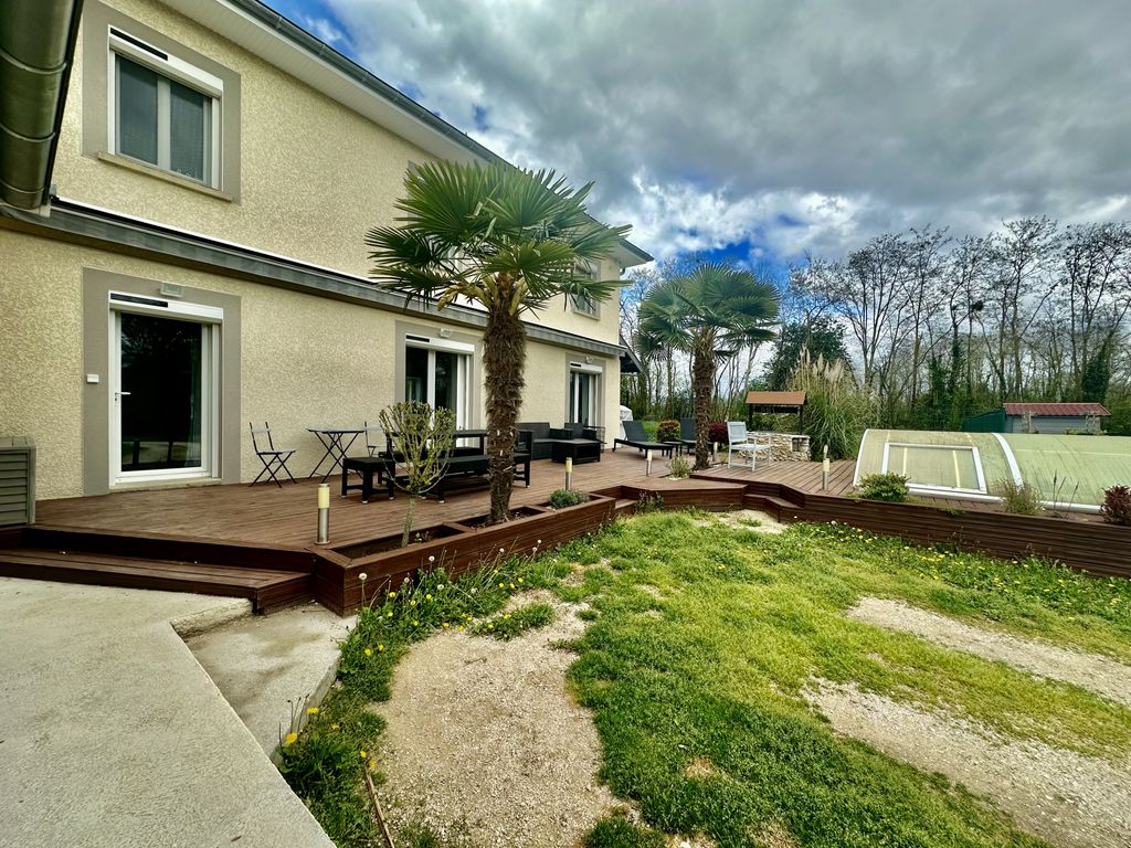 Achat maison à vendre 4 chambres 206 m² - Saint-Jean-de-Soudain