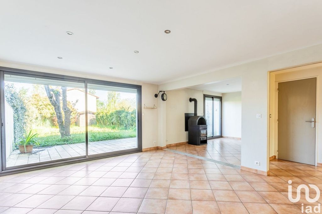 Achat maison à vendre 5 chambres 125 m² - Pessac