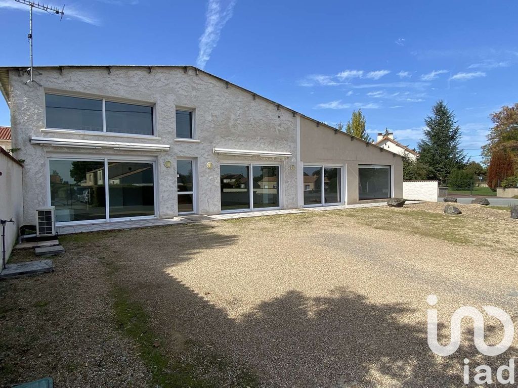 Achat maison à vendre 4 chambres 200 m² - Vasles