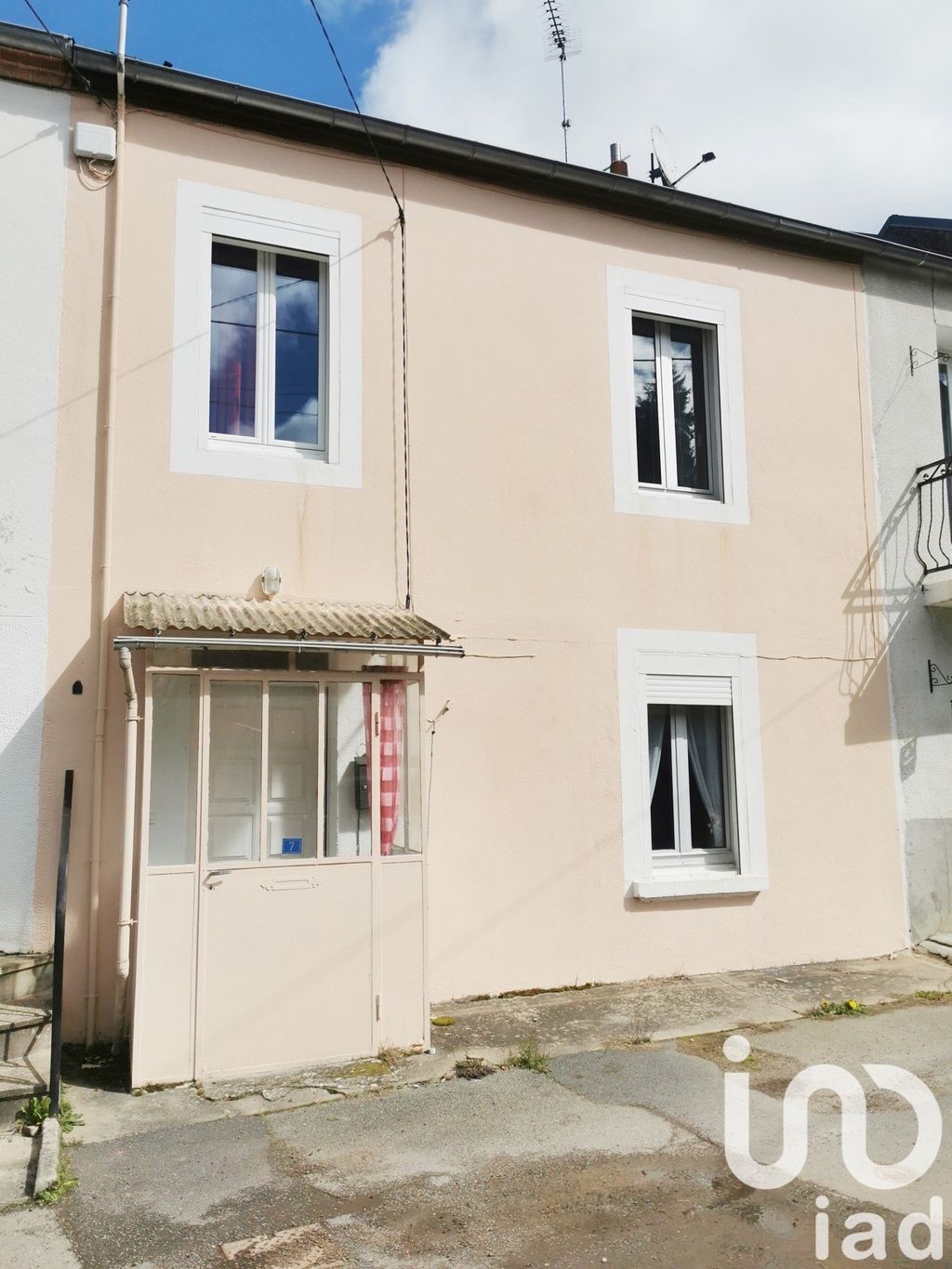 Achat maison à vendre 2 chambres 65 m² - Saint-Éloy-les-Mines