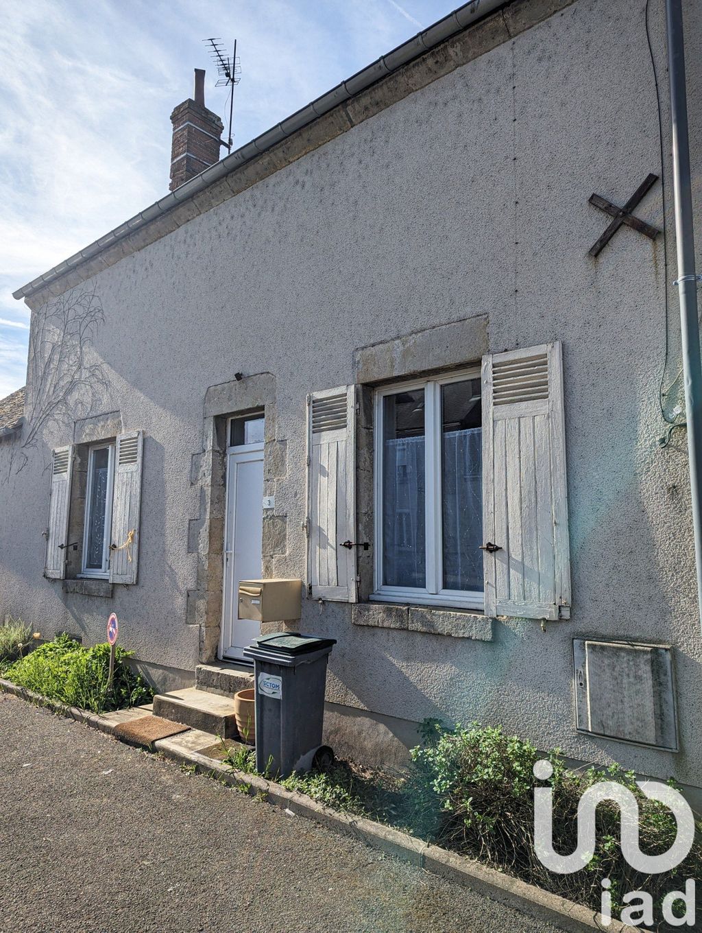 Achat maison à vendre 2 chambres 71 m² - Saint-Denis-de-l'Hôtel