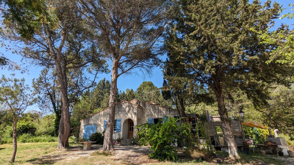 Achat maison à vendre 3 chambres 120 m² - Saint-Rémy-de-Provence
