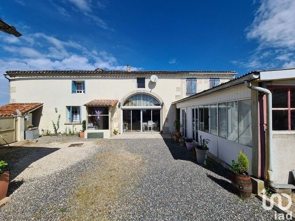 Achat maison à vendre 4 chambres 168 m² - Salignac-sur-Charente