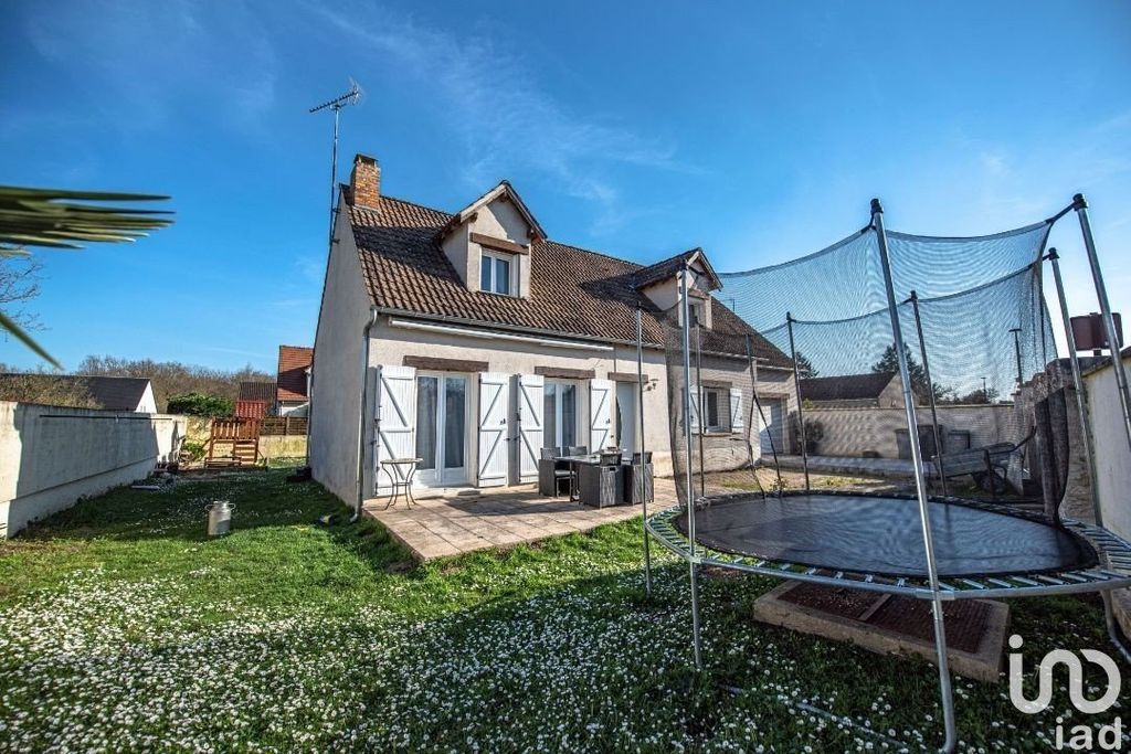 Achat maison à vendre 4 chambres 130 m² - Montcourt-Fromonville